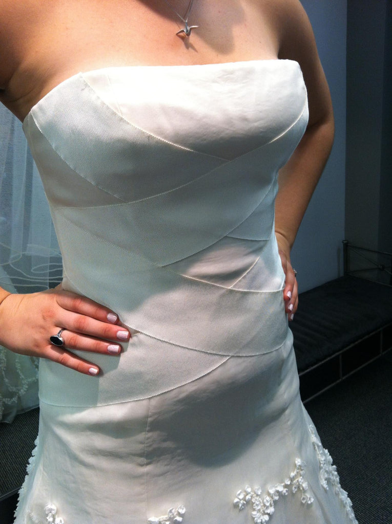 Vera Wang 'Devon' Silk Organza Gown Instant Filters 2 Vera Wang 'Devon' Silk Organza Gown Instant Filters 2