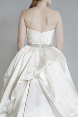 Kenneth Pool
Royalty
Silk Satin
Ball Gown
Strapless
Beaded belt
Pickups
Ivory
Wedding Dress
Back close