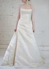 Vera Wang Luxe Lace & Satin A-Line front