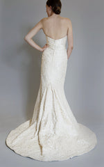 Elizabeth Fillmore
Amelia
Ivory
Silk
Burnout Lace
Fit N Flare
Wedding Dress
back wide