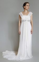 Carolina Herrera
Armelle
Silk Chiffon
Ivory
Sheath
Wedding Dress
front