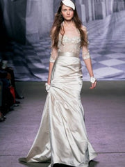 Monique Lhuillier 
Meringue Bodice
Magical Skirt
white
Satin
Chantilly lace
flower details