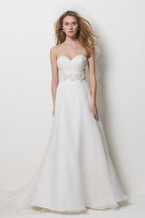 Watters
Carmel
Silk Organza
Ivory
classic
Wedding Dress